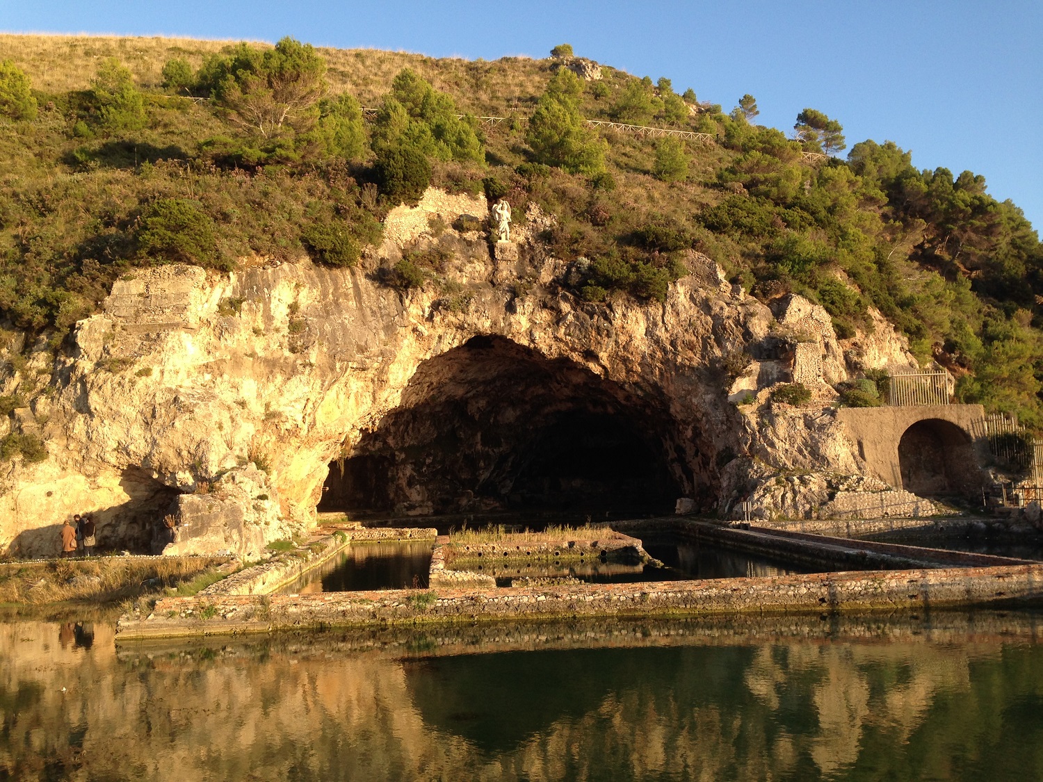 Sperlonga-acquario-di-tiberio